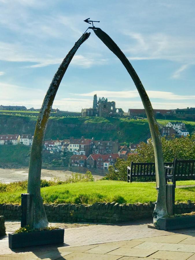 Low Tide Whitby Exteriör bild